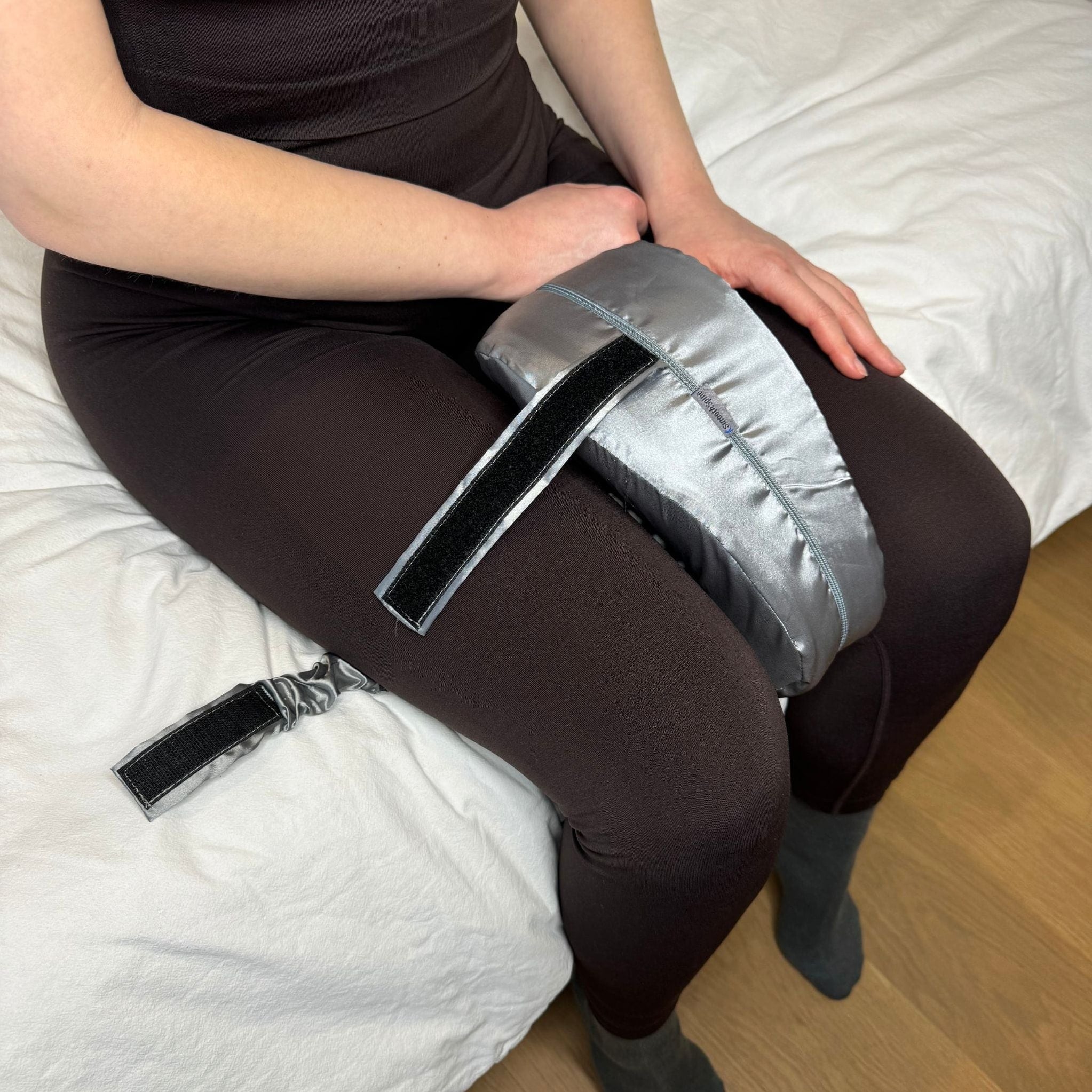 [v2] Silk Velcro Strap Case for SmoothSpine Pillow